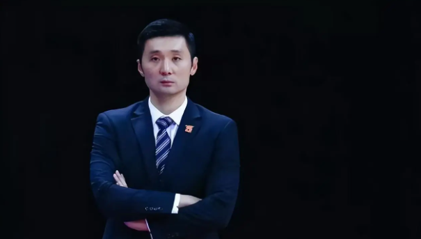 刘炜执教CBA新疆男篮：挑战总冠军的艰难考验
