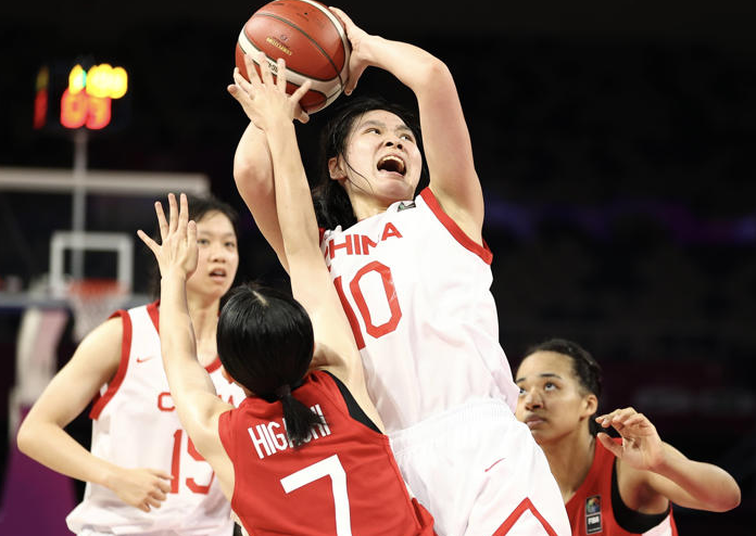 中国队张子宇狂砍44分，97-81击败日本队，三战全胜晋级U18女篮亚洲杯小组第一！