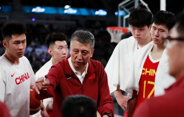 中国男篮赶赴美国NBA，对阵国王，黄蜂，马刺。