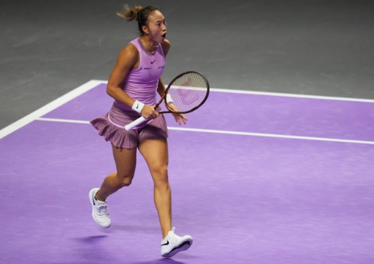 WTA1000印第安维尔斯站：郑钦文强势晋级八强，将战世界第二斯瓦泰克