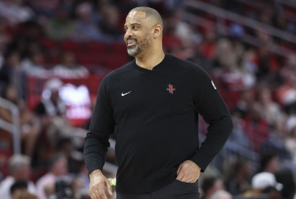 乌度卡千万年薪续约火箭，跻身NBA顶薪主帅行列