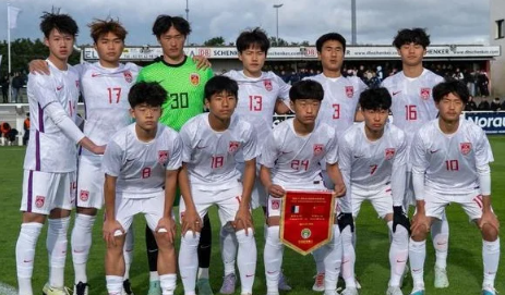 中国U16战日本首发预测：邝兆镭、万项领衔进攻线，卢琦政坐镇后防