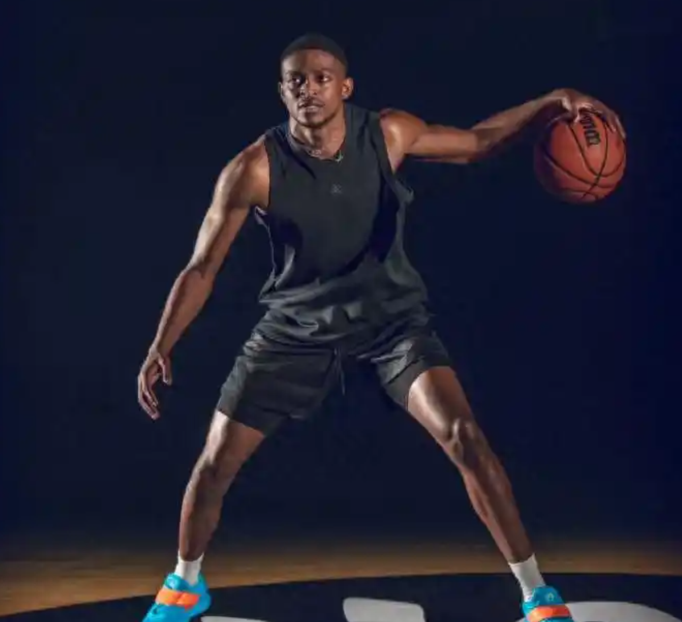 美记：福克斯已获4年2.29亿续约资格 金额或略低于顶薪